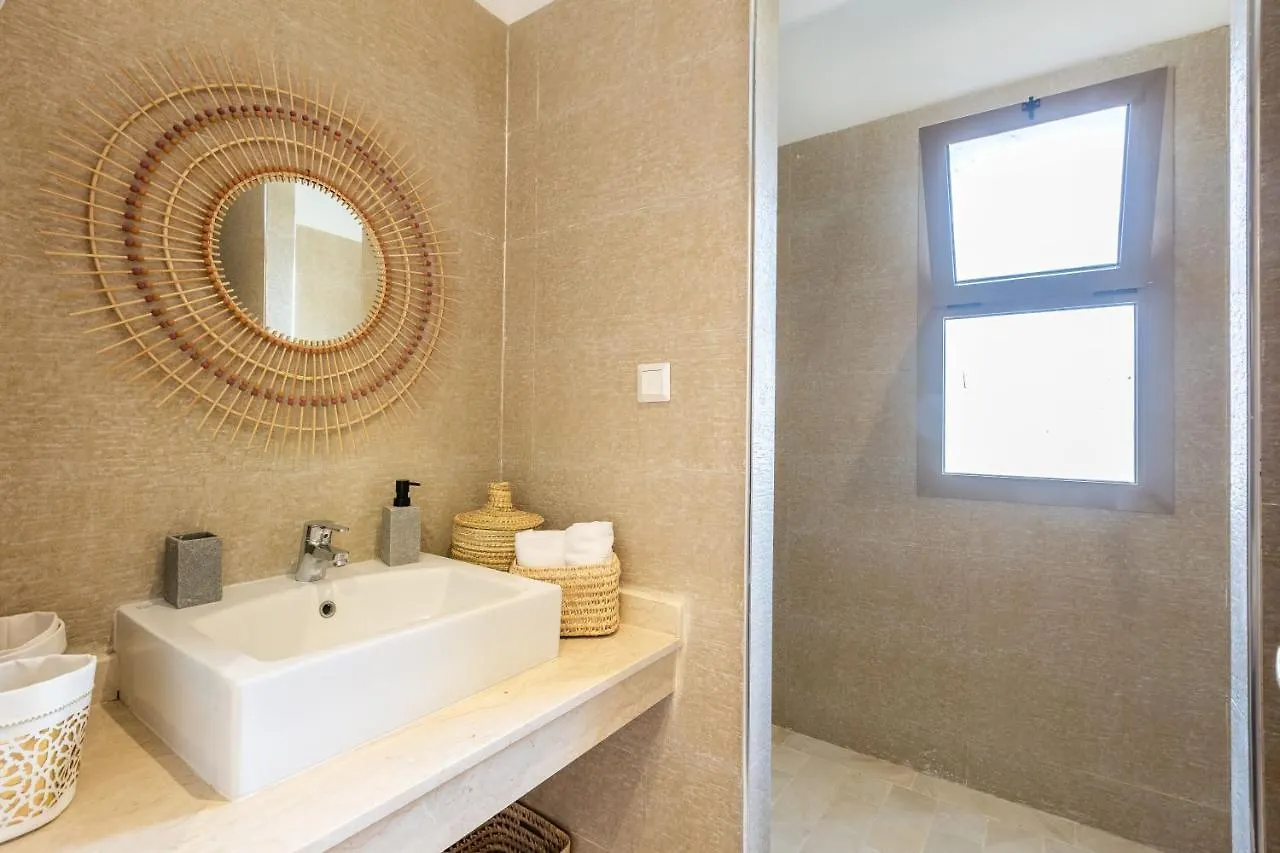 Superbe Appart En Residence Securisee Avec Piscine Marrakesh